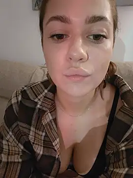 צ'אט XXX בשידור חי של MarthaBrown