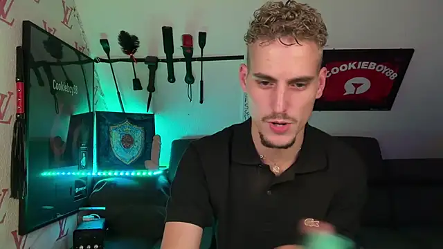 XXX chat uživo modela Cookieboy88