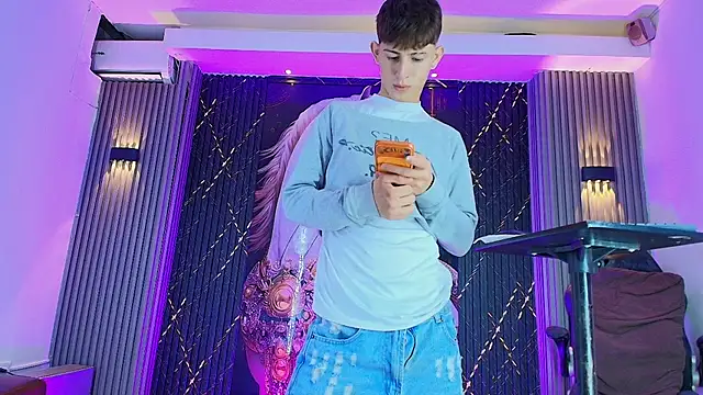 Chat XXX ao vivo de The_Boy_King_