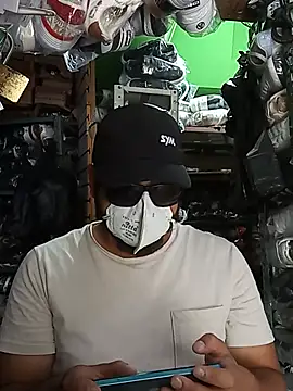 Submissive_bear_BDSM 即時 XXX 聊天