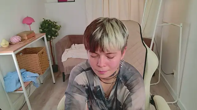 Kitty_Ollive's Live XXX Chat