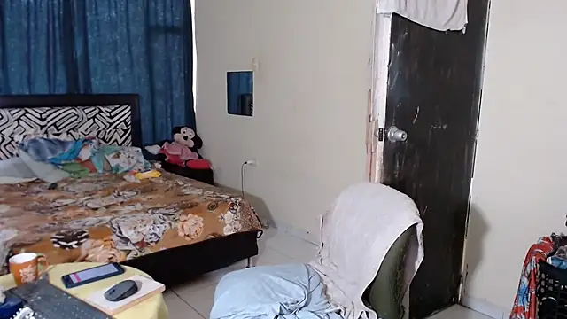 Sashaferrari2000 live XXX chat