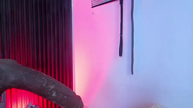 Issafoxx élő XXX-chatje
