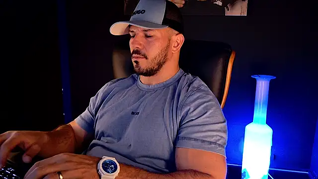 Онлайн чат XXX AngeloEric