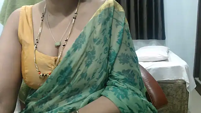 Chat XXX en directo de sunitha-3