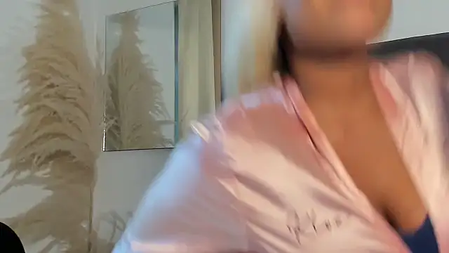 Roxxi_Boomn Live XXX chat