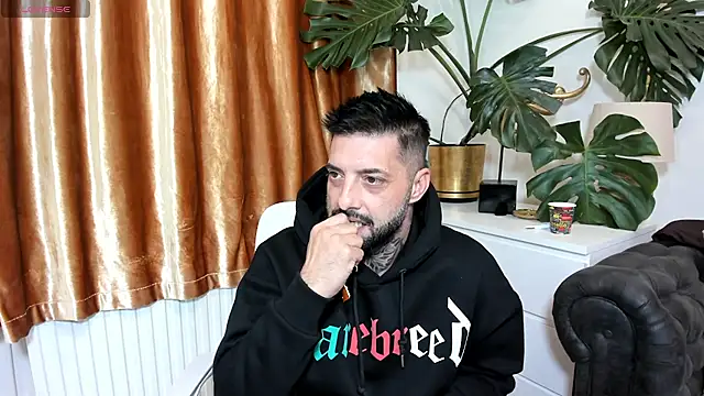 TommyDum Chat XXX live
