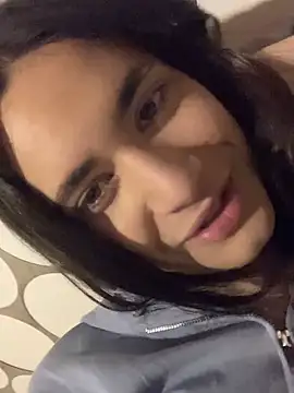 הופעת וובקאם של YourBabyLis