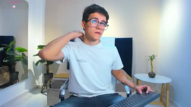 Austinbolt Live XXX Chat