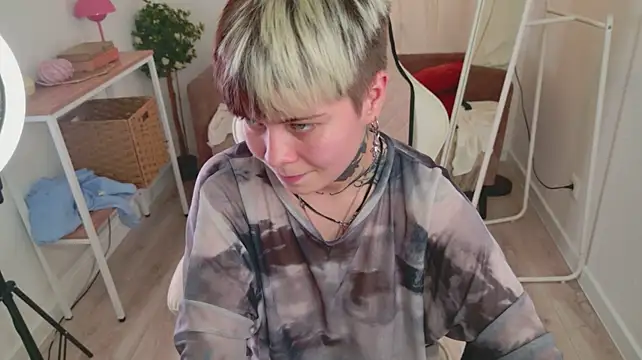 Chat +18 de Kitty_Ollive ao vivo