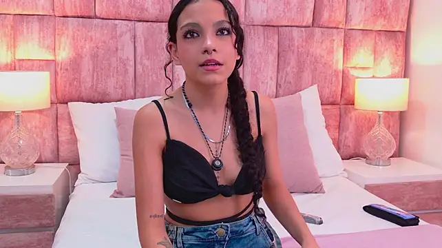 Chat XXX en directo de MiaLaure