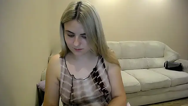 _shy_sabrina__'s Live XXX Chat