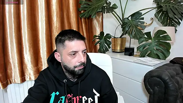 Chatroom XXX en direct de TommyDum