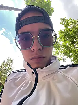 Czat XXX na żywo – Andres_boy252