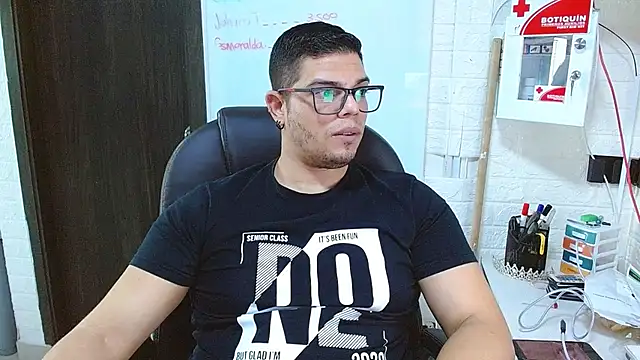 XXX chat uživo modela Realjoel01