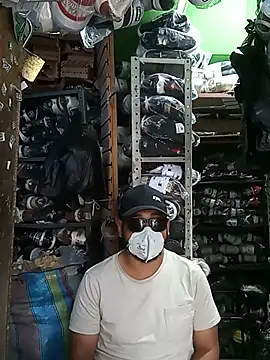 Submissive_bear_BDSM élő XXX-chatje