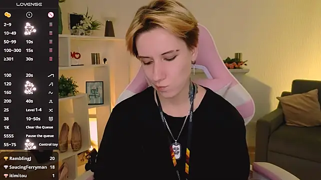 XXX chat uživo modela _Rein_ramm