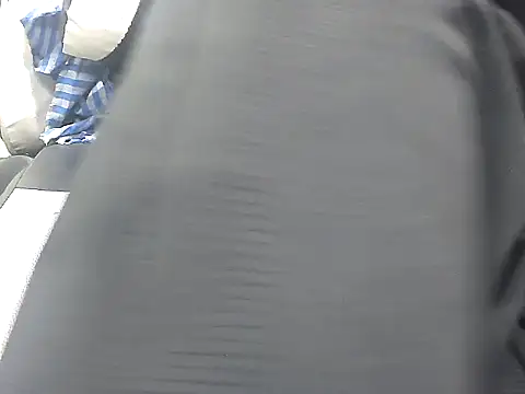 Precumking1 – Naživo XXX chat