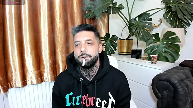 TommyDum élő XXX-chatje