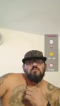 צ'אט XXX בשידור חי של mr_wolf46