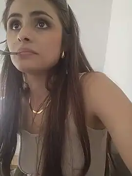 Ariaa_Collins – Naživo XXX chat