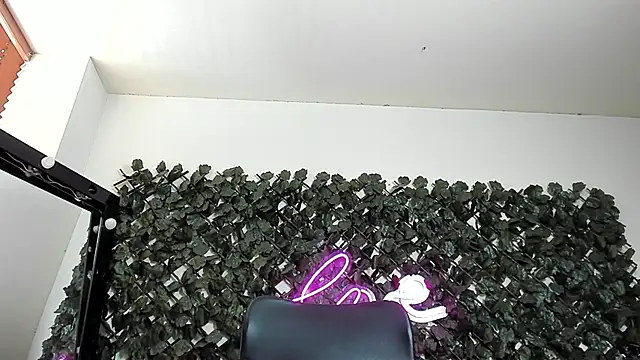 DestinyHills Live XXX-Chat