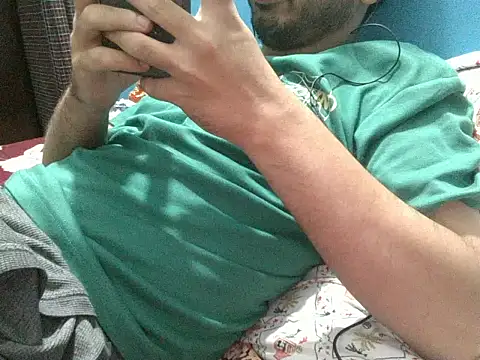 Precumboner élő XXX-chatje