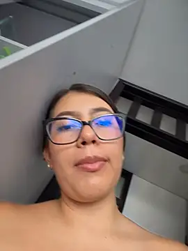 Saracalderon's Live XXX Chat