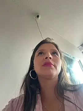anthonellaa11's Live XXX Chat