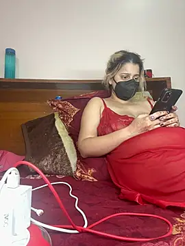 Chat +18 de naughty_rinki ao vivo
