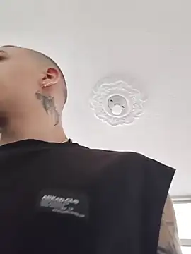 AlphaMasterXxx's Live XXX Chat