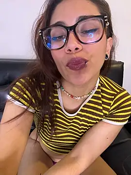 Alice-fire's Live Chat Room