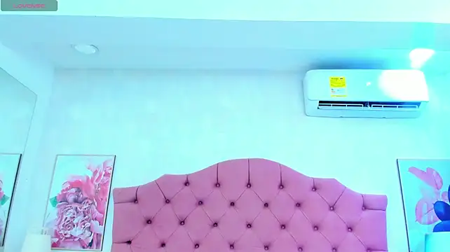 ThyaraJhons' Live XXX Chat