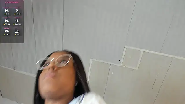 Sophia_Ebony Chat XXX in diretta