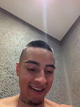 Chatroom XXX en direct de willclayy