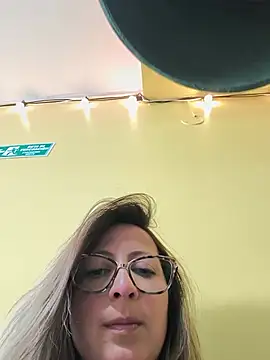 VALELUXX Adlı Modelin Canlı XXX Sohbeti
