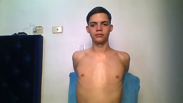 Latinos_2001 라이브 XXX 채팅
