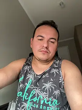 Gusta_bi's Live XXX Chat