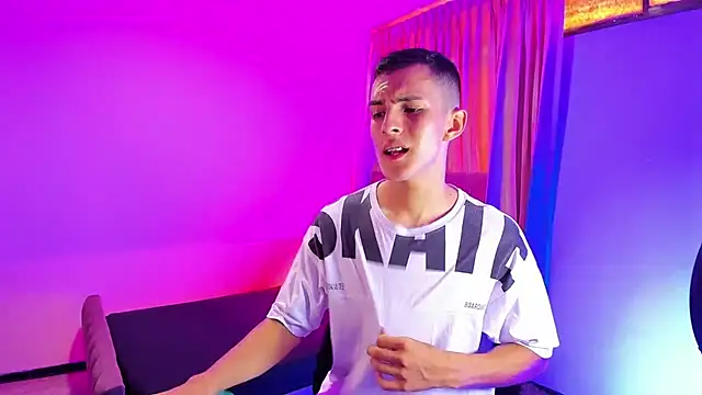 Matiius18 Webcam show