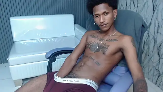 ManSantのライブXXXチャット