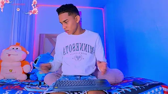 צ'אט XXX בשידור חי של dilan_alfonzo