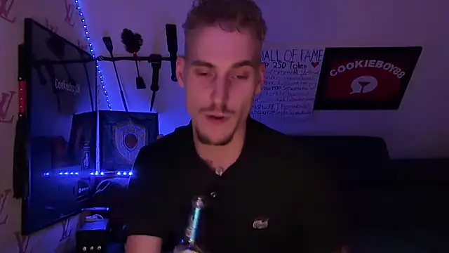Czat XXX na żywo – Cookieboy88