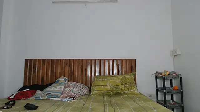 Chat +18 de Virgin_Aisha ao vivo