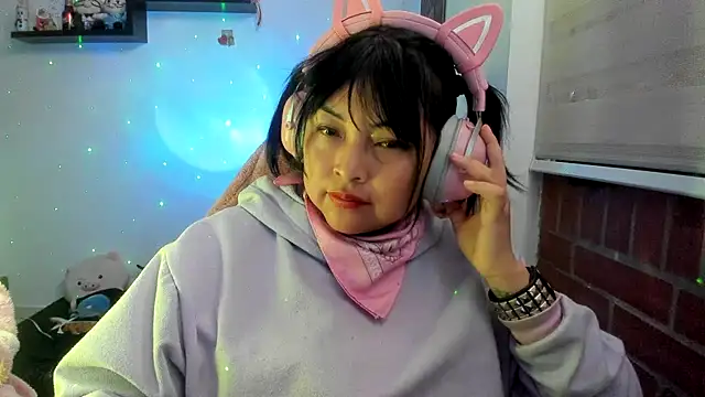 Chat XXX en directo de Shaddycute_