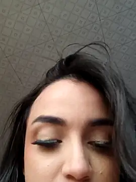 Chat +18 de Ga_b21miller ao vivo