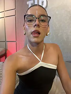 Chatroom XXX en direct de Luxa_Velvet