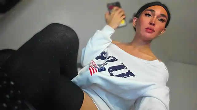 MistressNextDoor_ Chat XXX live