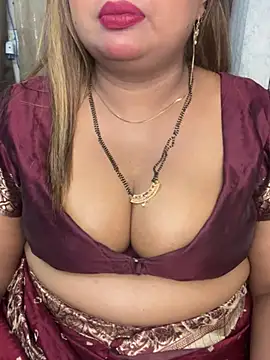 Lovely-Geet Adlı Modelin Canlı XXX Sohbeti