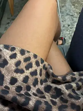 Chatroom XXX en direct de VikaBunny1
