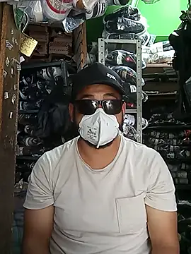 Submissive_bear_BDSM 即時 XXX 聊天